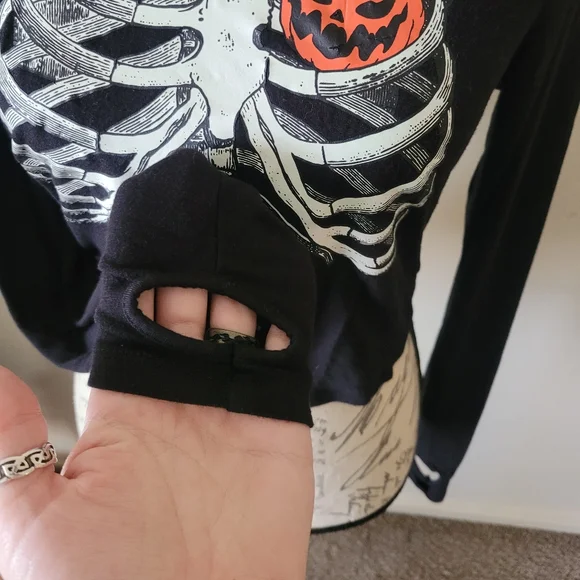 *SOLD* Social Collision Pumpkin Heart crop top - Picture 3 of 8